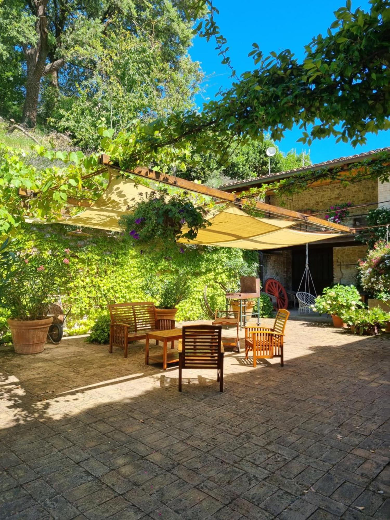 Casa Zia Cianetta Residenza Di Campagna Guest House Capodacqua  ภายนอก รูปภาพ